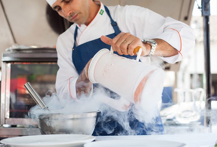 Chef Ronie Peterson em ação
